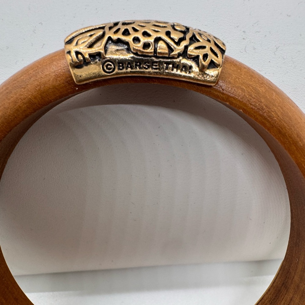 Barse Thai wooden bangle bracelet with gold-tone decorative panels - Picture 3 of 10